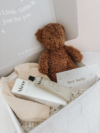 Snuggly Bub Baby Gift Box (Medium)