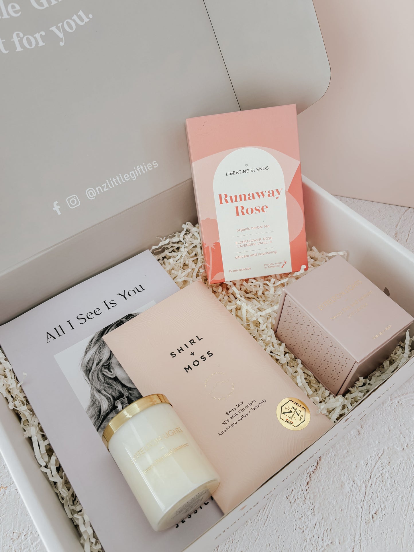 Little Gifties Mum Gift Micro Moments Gift Box (Medium)